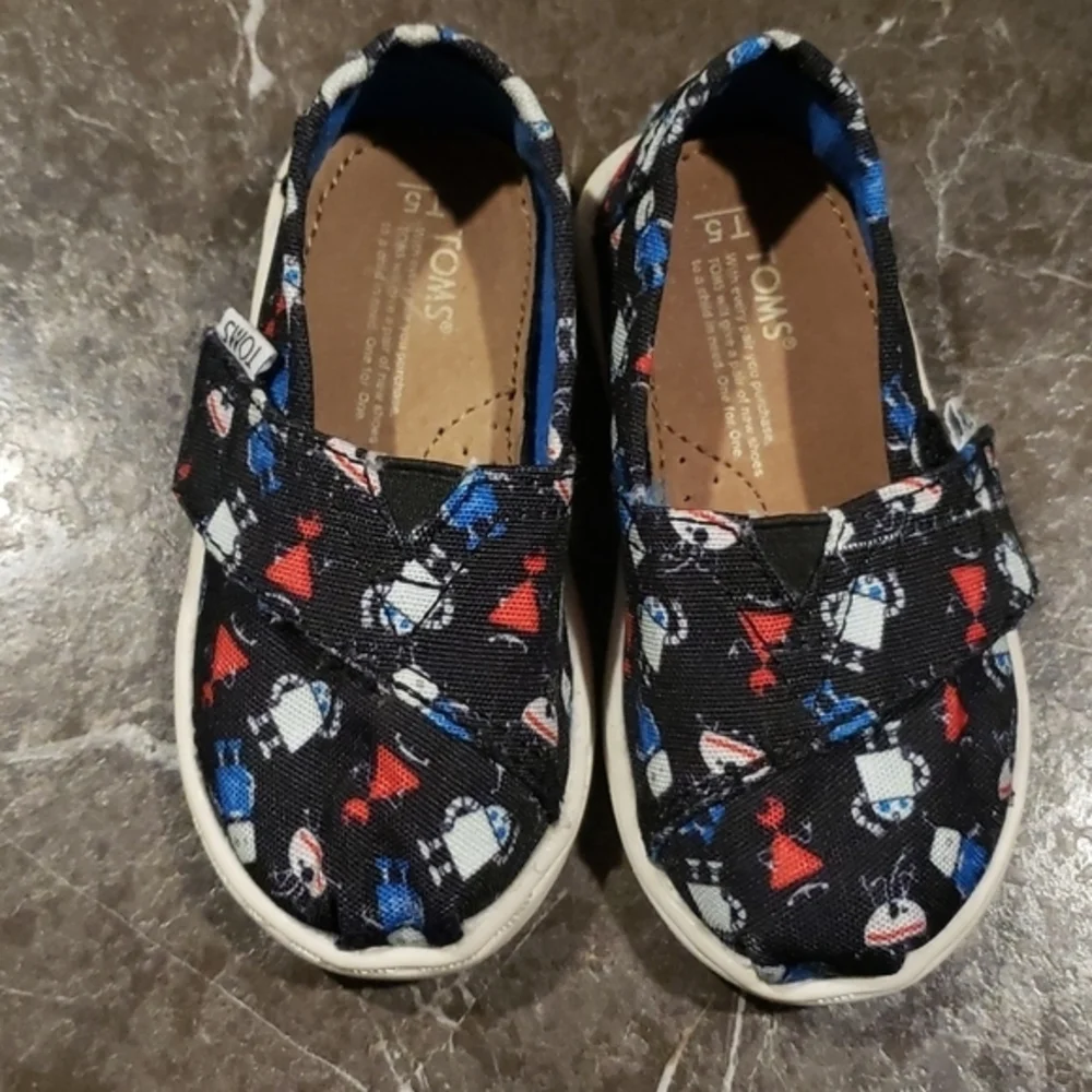 TOMS robot print shoes size 5